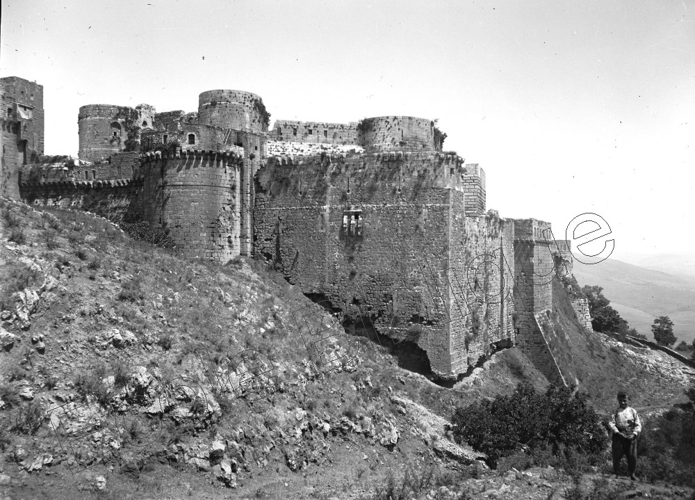 Secteur 3. Vue de l'angle sud-est de l'enceinte, dans le premier tiers du XX<sup>e</sup> siècle (cl. École Biblique de Jérusalem)